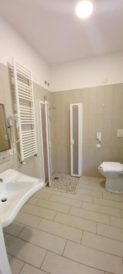 Hotel Brotas Rimini Exterior foto