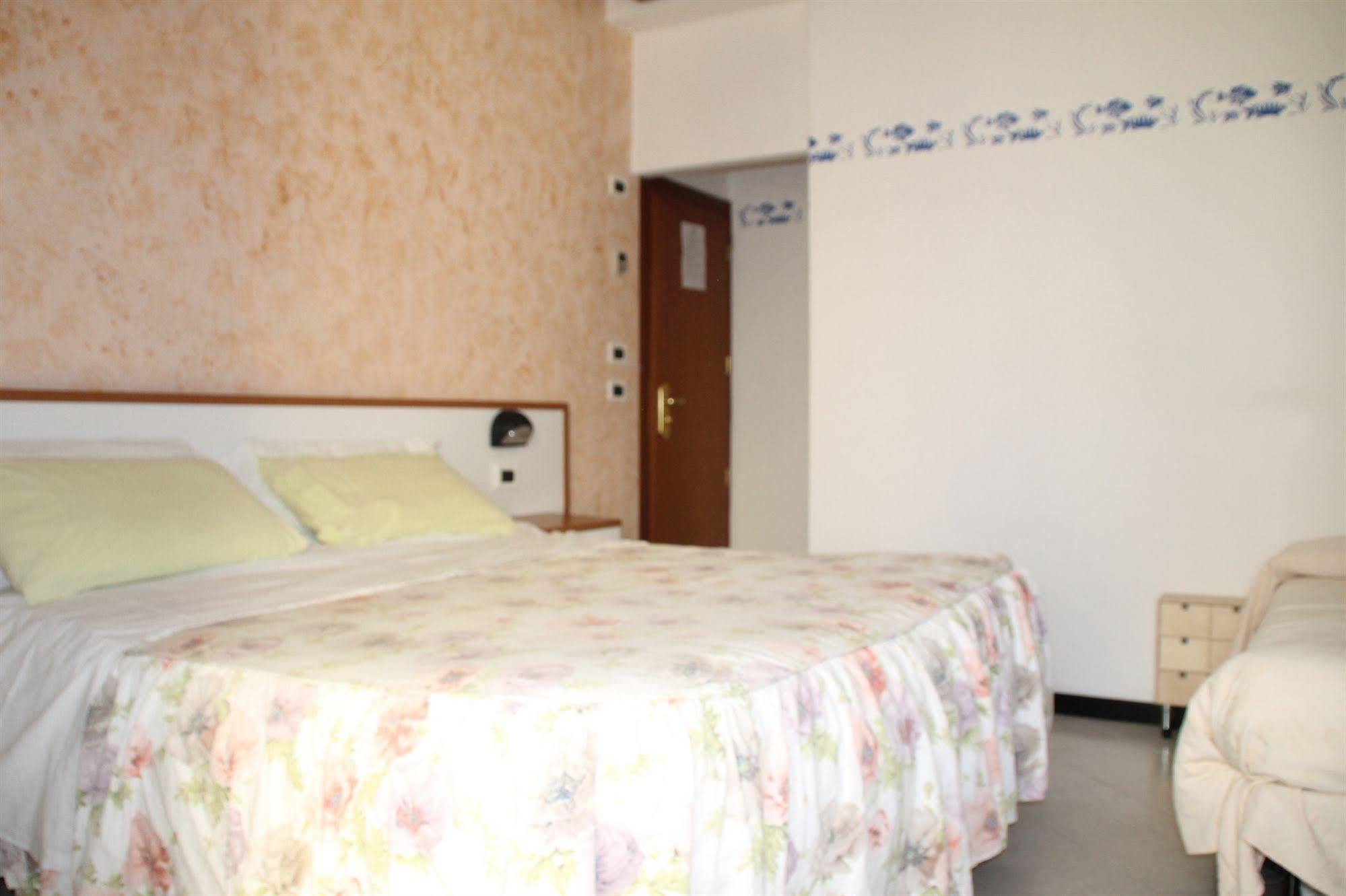 Hotel Brotas Rimini Exterior foto